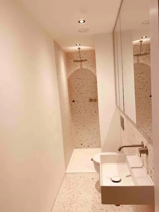 Spacious 3 Bed City Apartment With Terrace London