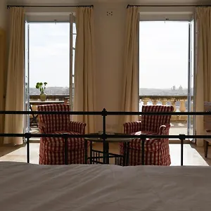 https://apt-penthouse-w-unique-harbour-view.hotelssaintjulians.com