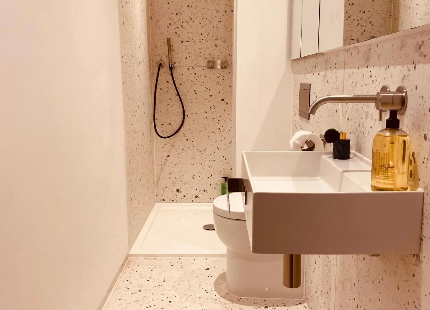 Spacious 3 Bed City Apartment With Terrace London 0*,  United Kingdom