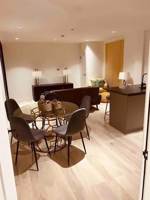 Spacious 3 Bed City Apartment With Terrace London 0*,