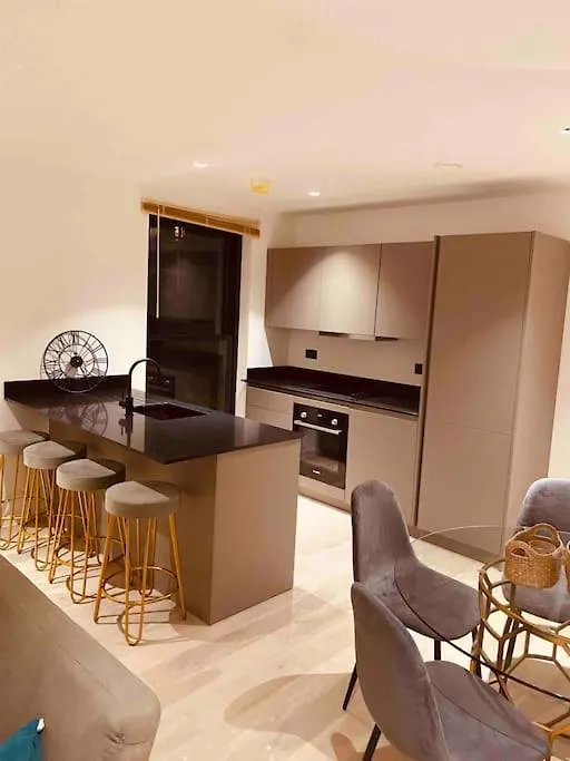 Spacious 3 Bed City Apartment With Terrace London United Kingdom